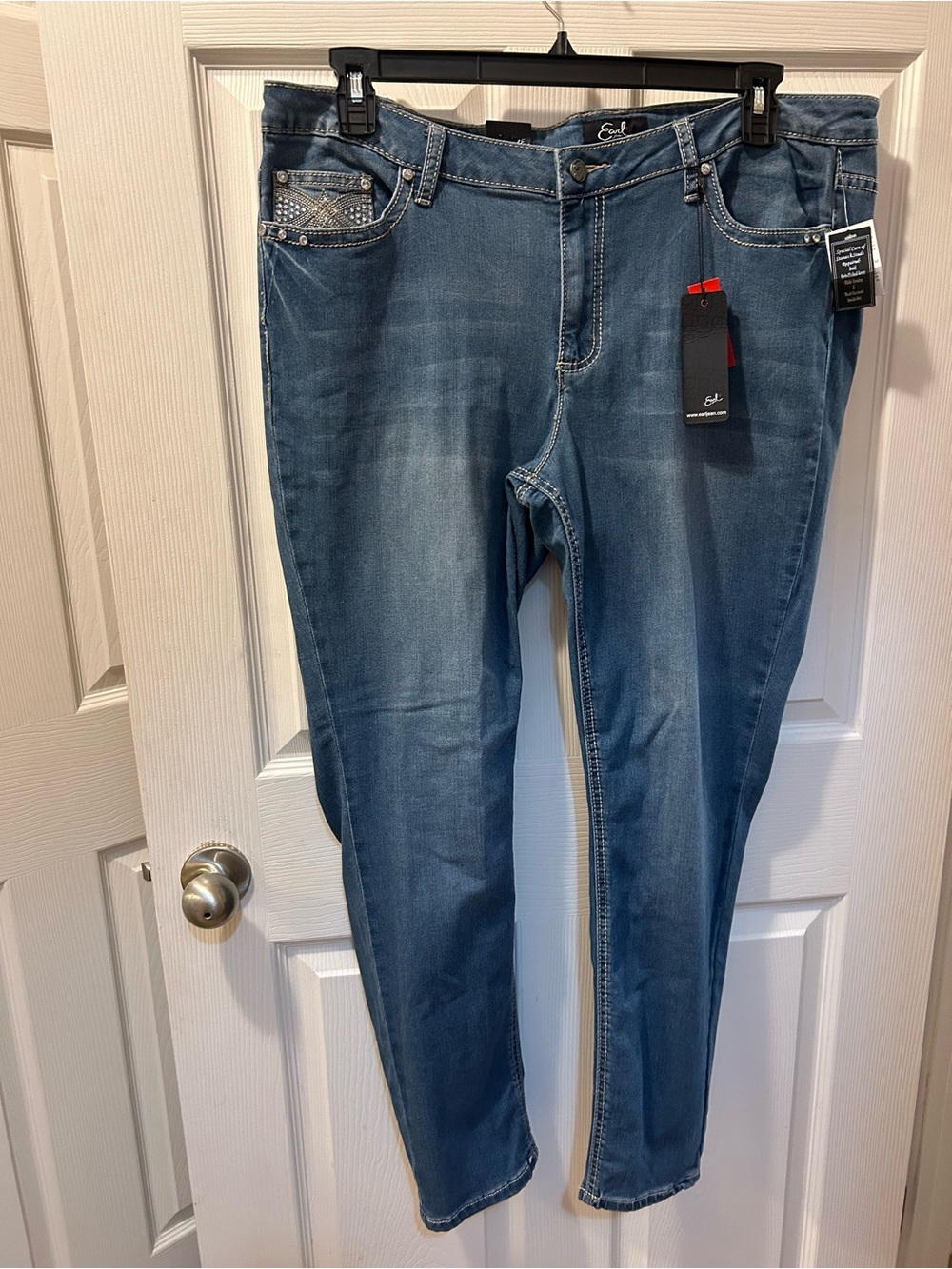 Earl Jeans 20W Women’s Midwash Blue Skinny Stretch Jeans Embellished NWT